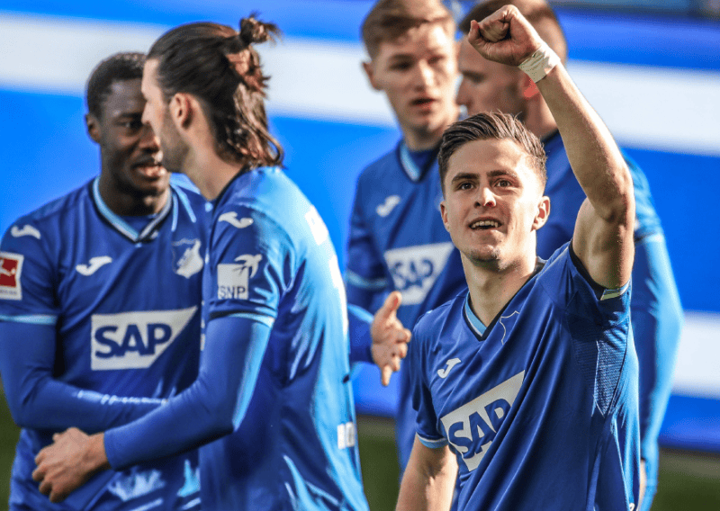 德国杯赛后再迎强敌；上海申花更衣室发声；主帅态度——媒体盛赞；赛季目标并未改变的简单介绍