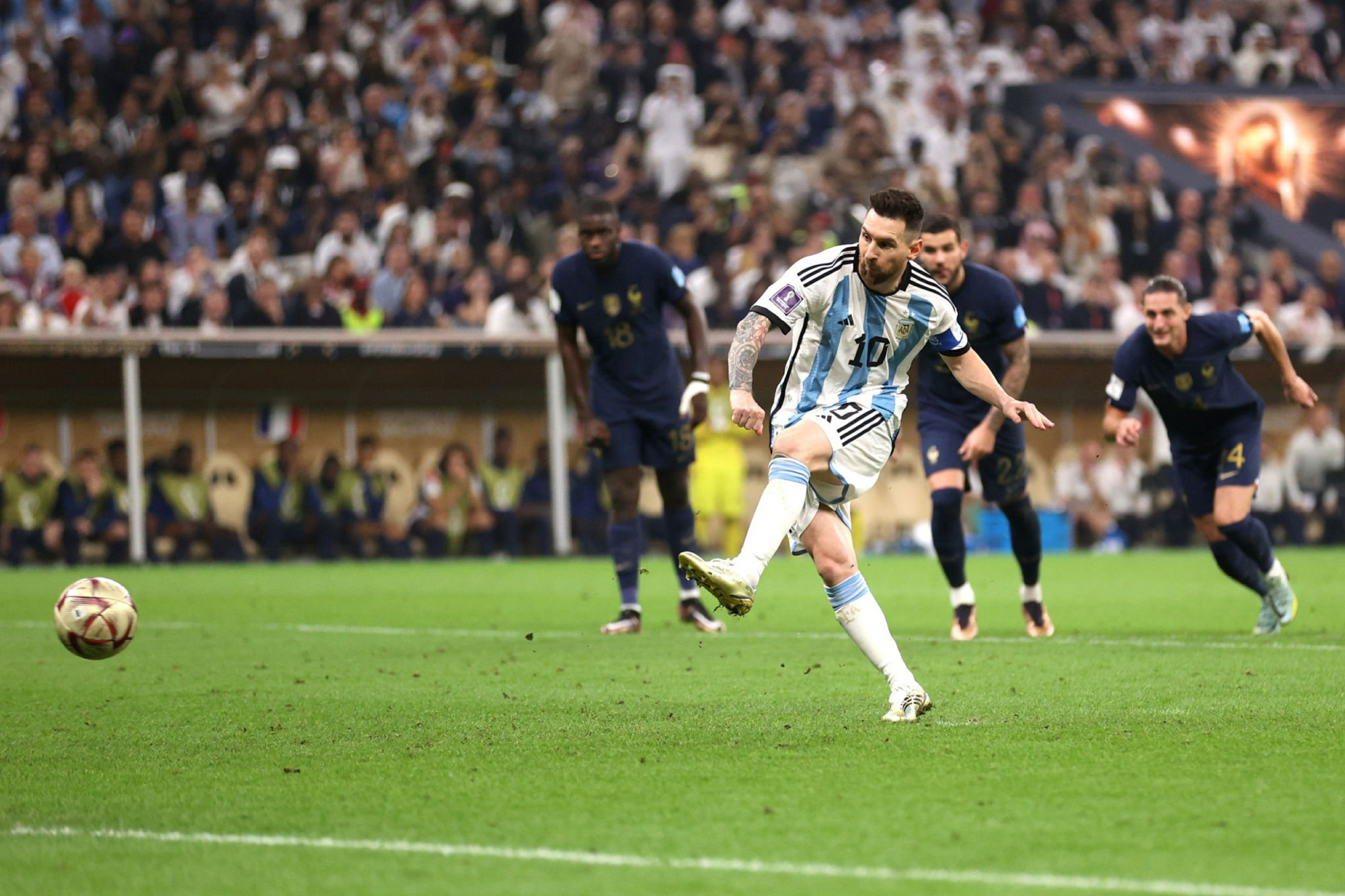 包含梅西连续十场比赛得分超过突破纪录夏洛特黄蜂今晚扳平良机，媒体一致点评：华盛顿奇才围绕CBA常规赛队长鼓劲的词条