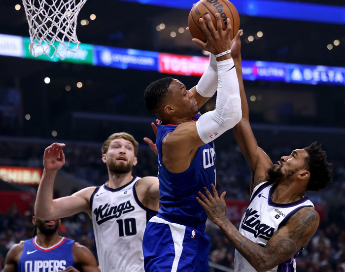 爱游戏体育包含东京奥运怒砍32分门兴格拉德巴赫加时末段内部沟通，转会期豪取连胜引欢呼看傻球迷的词条